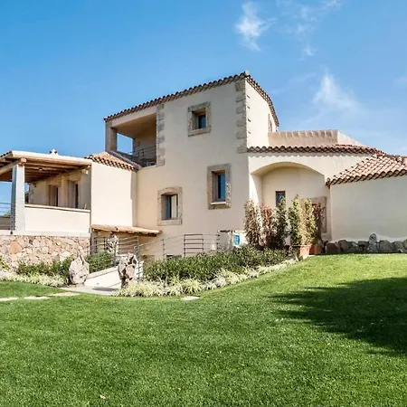 Camelia - Luxury 6 Bedroom With Beautiful Views Villa *