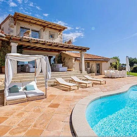 Camelia - Luxury 6 Bedroom With Beautiful Views