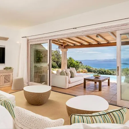 Camelia - Luxury 6 Bedroom With Beautiful Views Вилла Порто-Черво