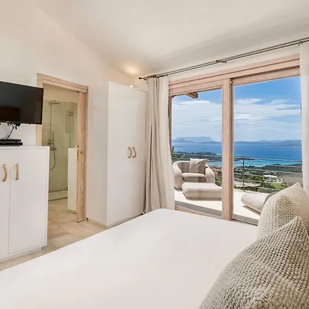 Camelia - Luxury 6 Bedroom With Beautiful Views Вилла Порто-Черво
