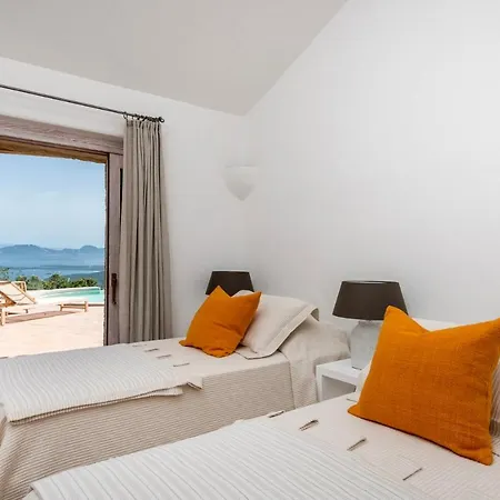 Camelia - Luxury 6 Bedroom With Beautiful Views Порто-Черво